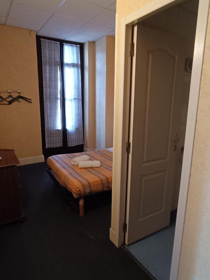 Chambre Chez Marie Et Didier 1 Minute A Pied Du Sanctuaire De Lourdes Dış mekan fotoğraf