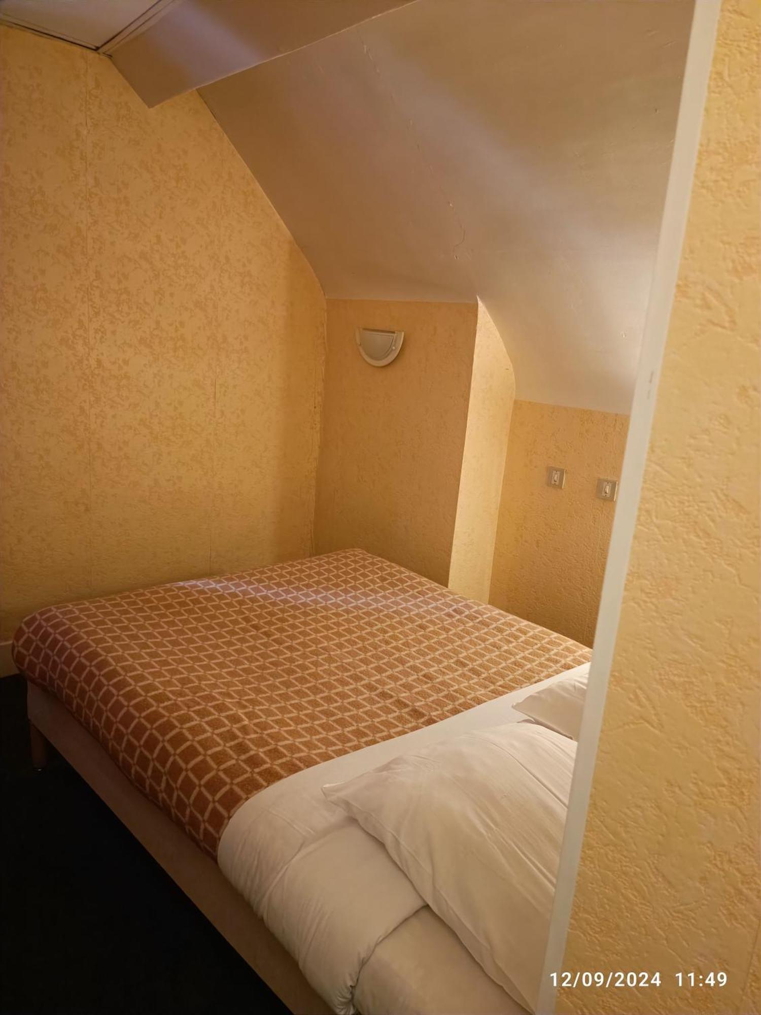 Chambre Chez Marie Et Didier 1 Minute A Pied Du Sanctuaire De Lourdes Dış mekan fotoğraf