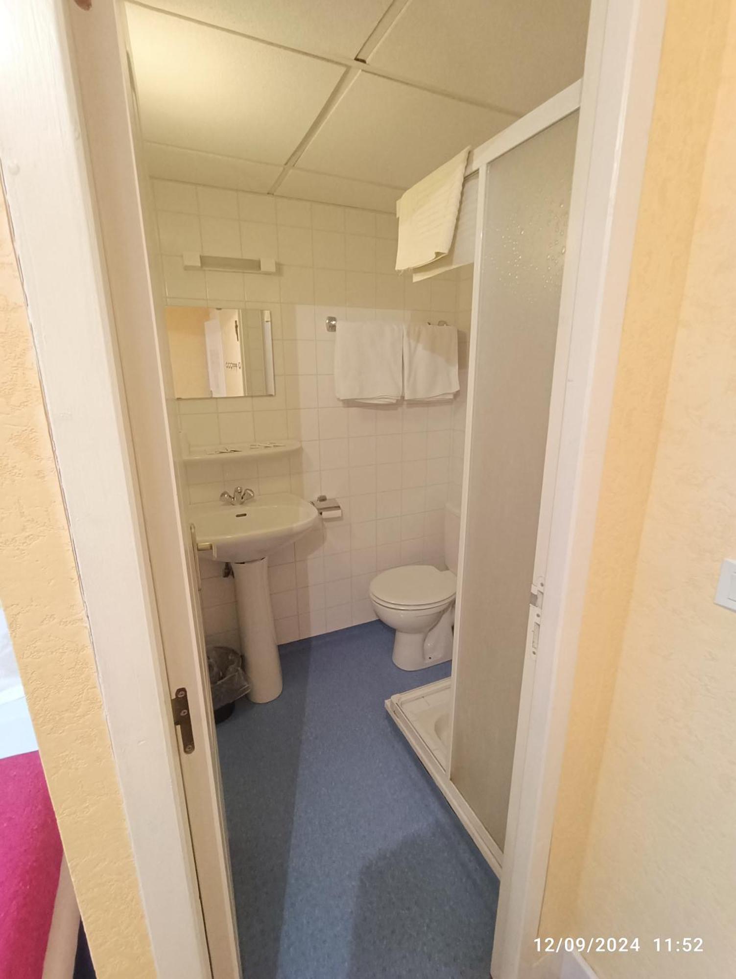 Chambre Chez Marie Et Didier 1 Minute A Pied Du Sanctuaire De Lourdes Dış mekan fotoğraf